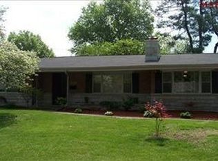 10050 Grosvenor Dr, Saint Louis, MO