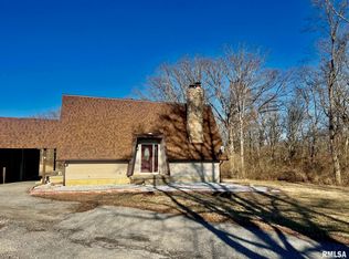 700 Moonglow Rd, Walnut Hill, IL 62893