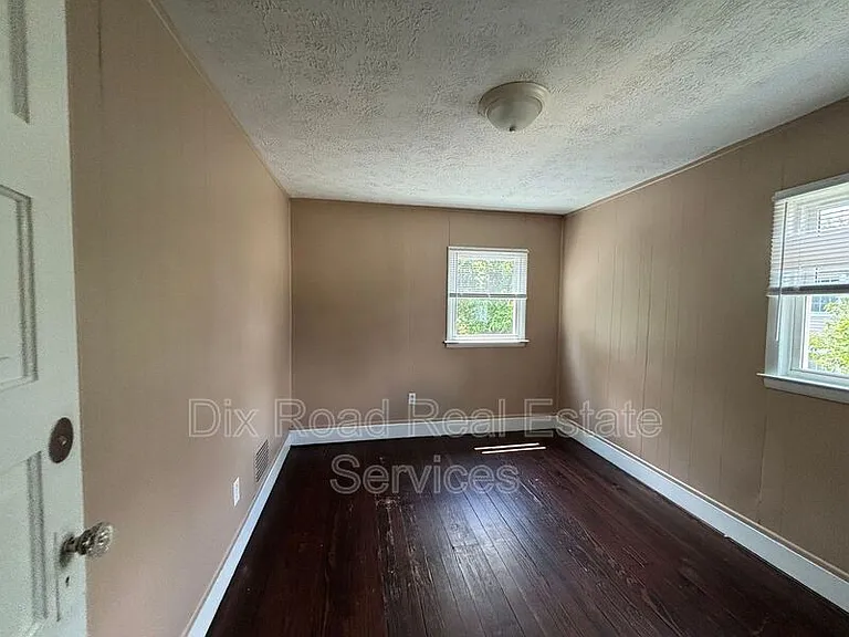112 Heaton Ave — Photo 19