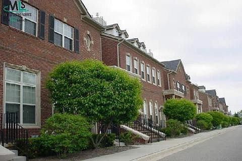 1st image of 29379 Glen Oaks Blvd W