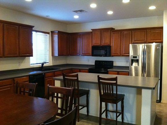 Eat-in kitchen
