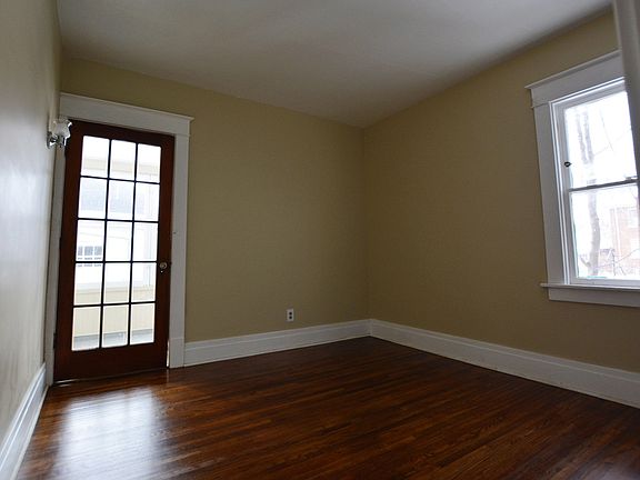 5th image of 71 Shirley Ave