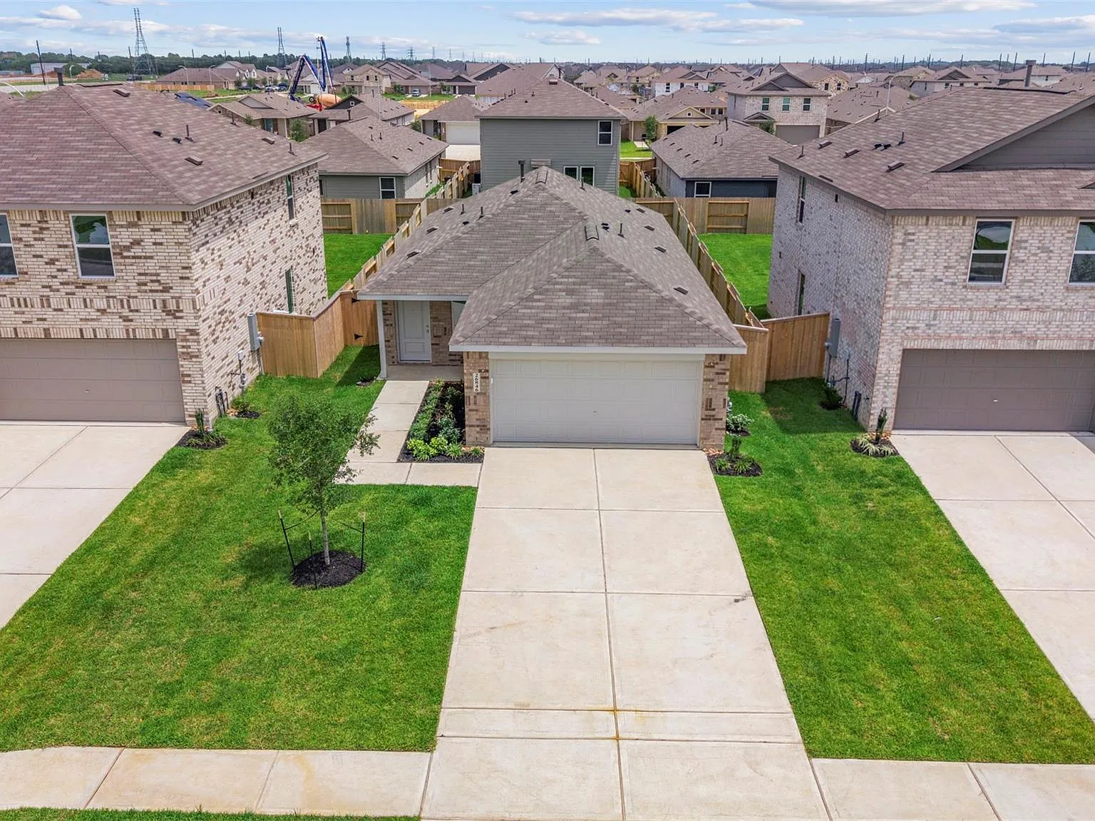 3 bed, 2.0 bath, 1320 sqft, $1,900 — Photo 3
