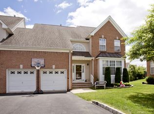 807 Hibuscus Ct, North Brunswick, NJ 08902