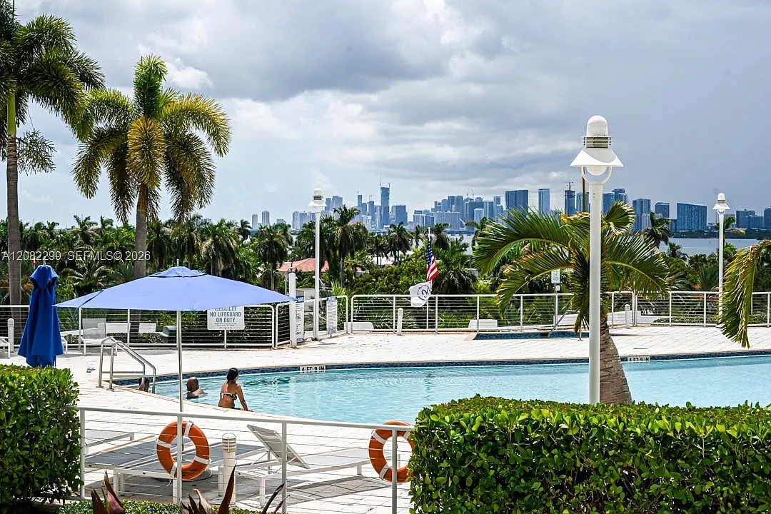 360 Condo A — Photo 1