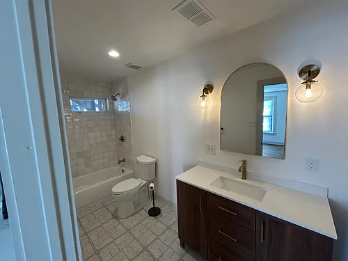 526 Holmes St #2S Photo 1