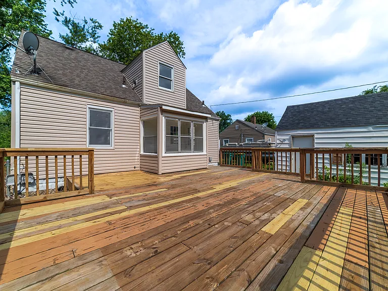 7535 Independence St — Photo 38