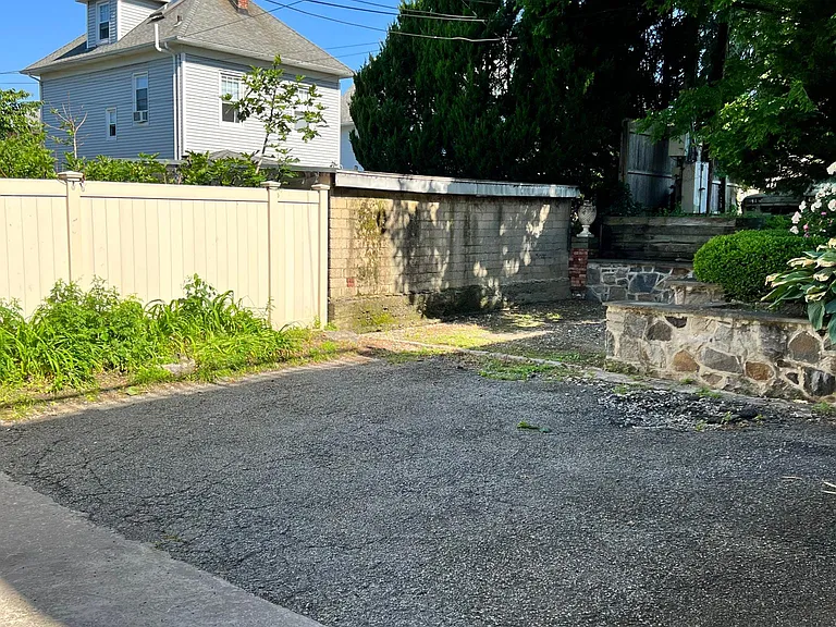 603 Warburton Ave #2 — Photo 24