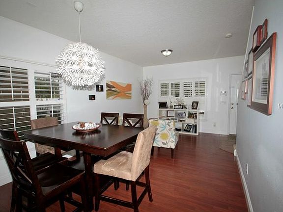 4th image of 327 Wilton Cir