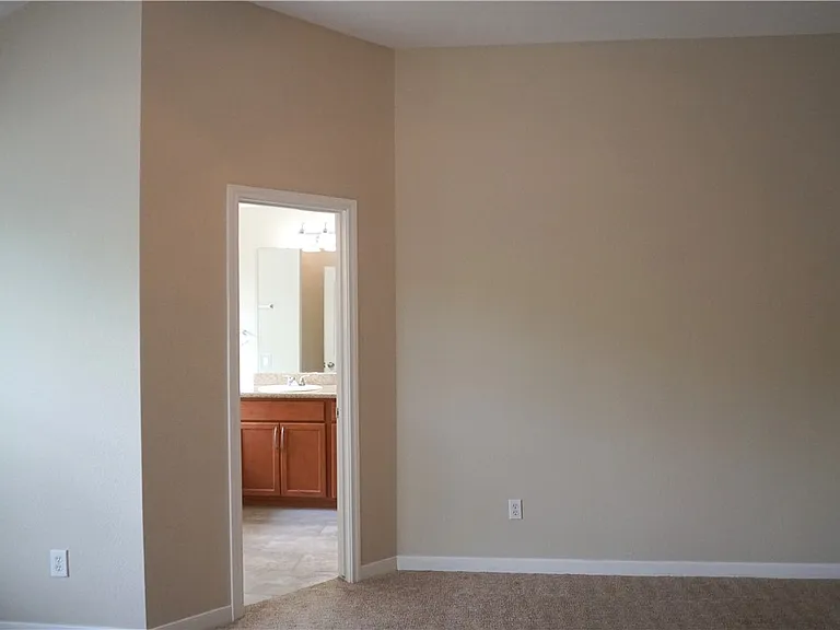 1810 Stephanie St — Photo 12