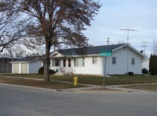 705 Richings St, Charles City, IA 50616