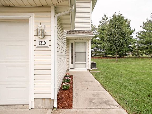 2nd image of 1310 SE Broadway Ct #288A