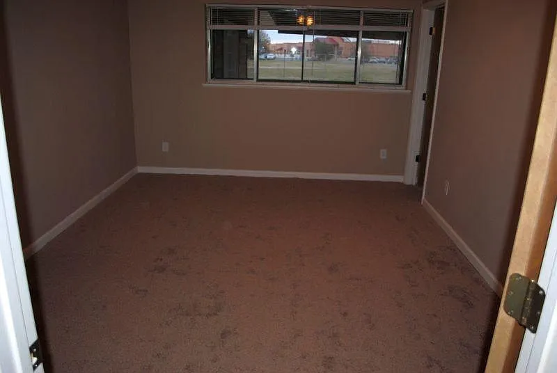 4 bed, 1900 sqft, $1,775 — Photo 3