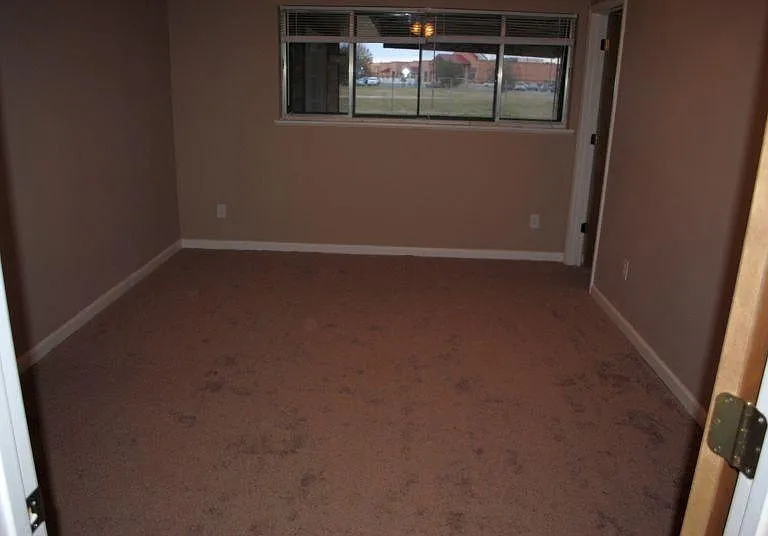 1519 Holiday Pl — Photo 3