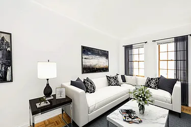 Rented by R New York