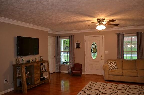3rd image of 113 Kings Mountain Dr