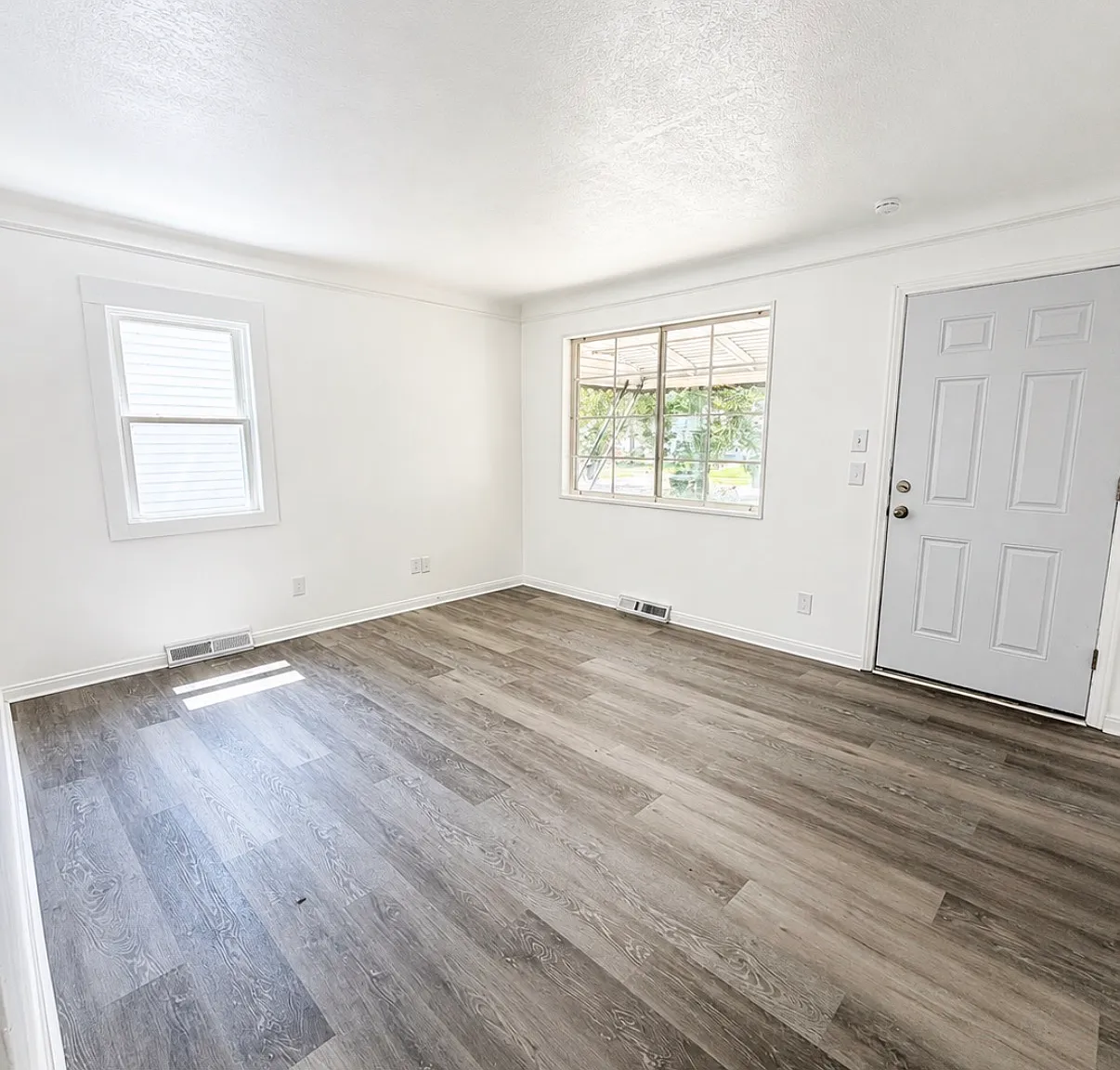 5298 Neff Ave — Photo 2