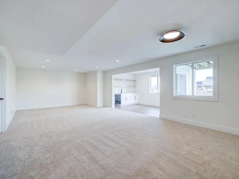 18062 Alpine Dr — Photo 19