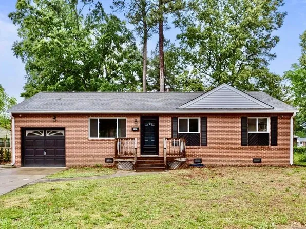 129 Saint Stephens Dr, Newport News, VA 23602