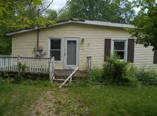 26 Givens Ln, Fishkill, NY 12524