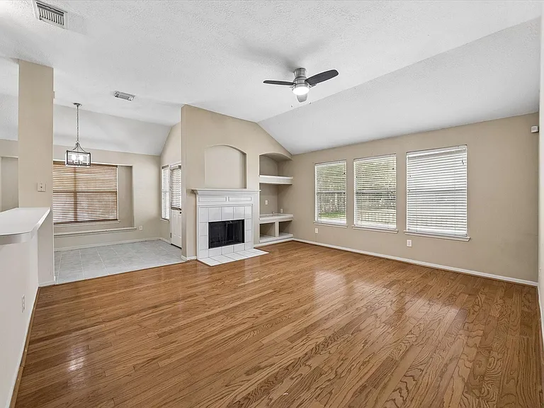9714 Shadowglade Ct — Photo 3