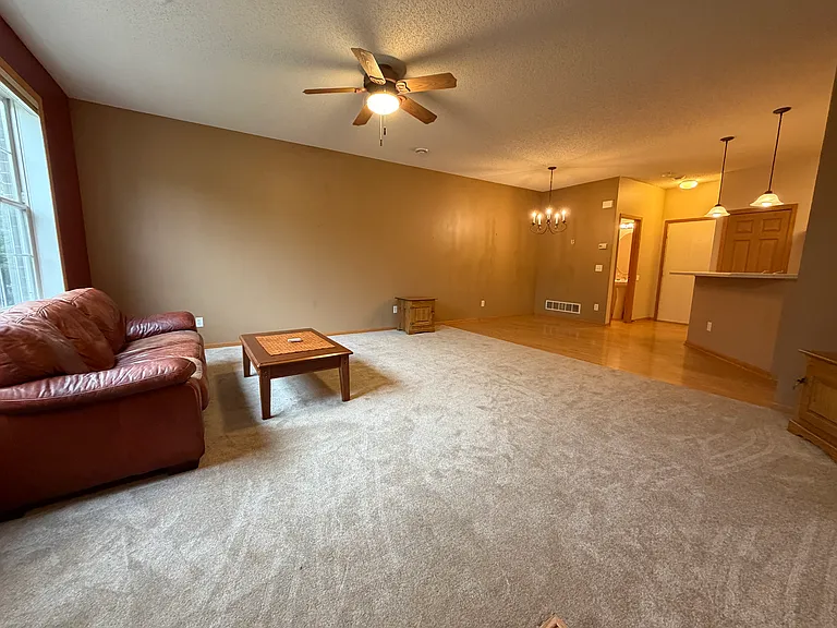 11007 Oak Grove Cir #B — Photo 8