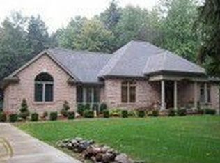 3220 Pinecrest Way, Auburn Hills, MI 48326