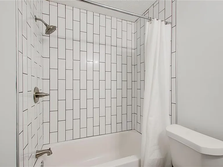 2470 Stonegate Dr NW — Photo 8