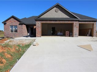 620 Harrison St, Pea Ridge, AR 72751
