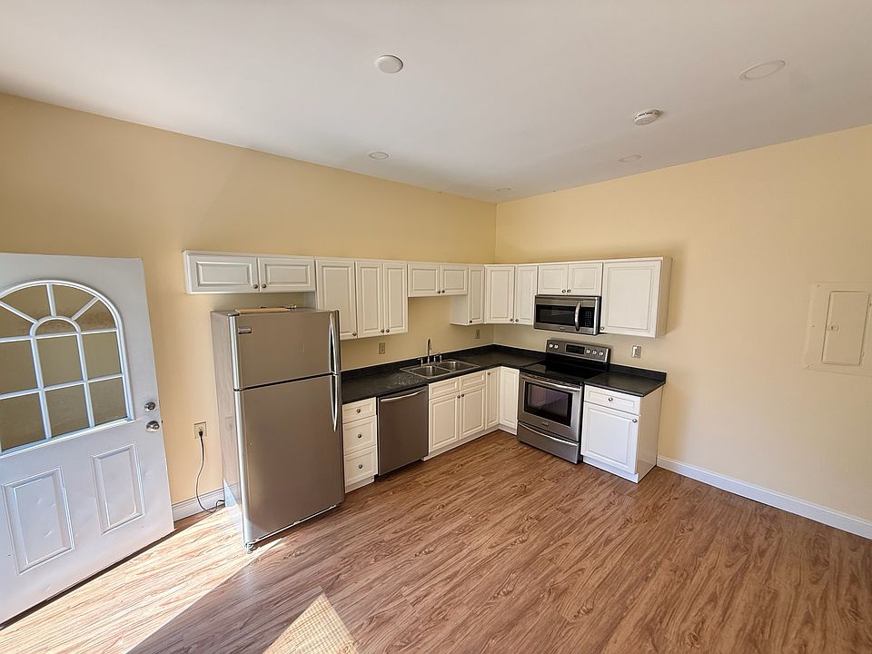 1st image of 257 North St #2