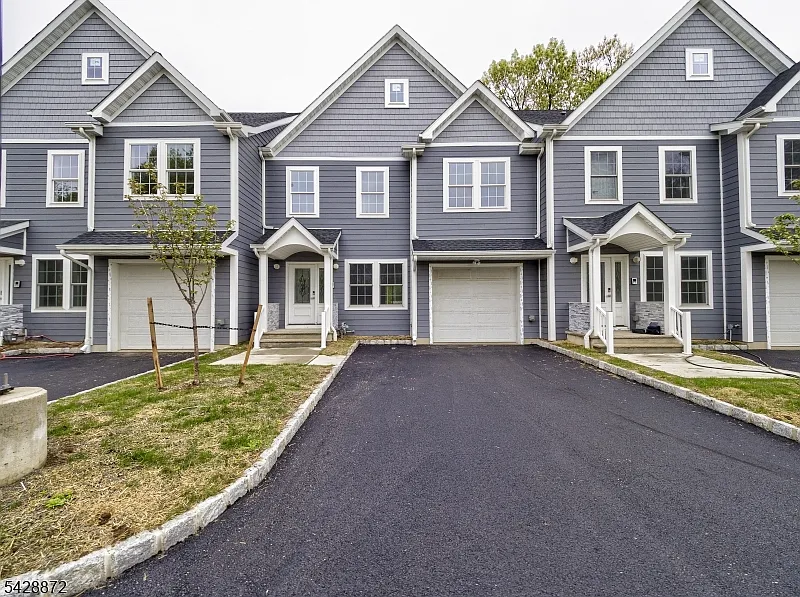 3 bed, 2.5 bath, $3,800 — Photo 2
