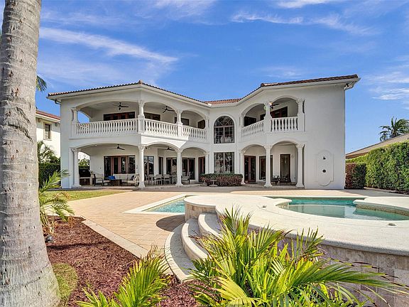 2nd image of 642 Palm Drive