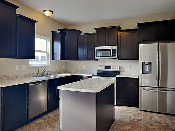 3rd image of 11811 Bellridge Dr