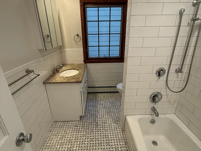 1 Undisclosed Address — Photo 4