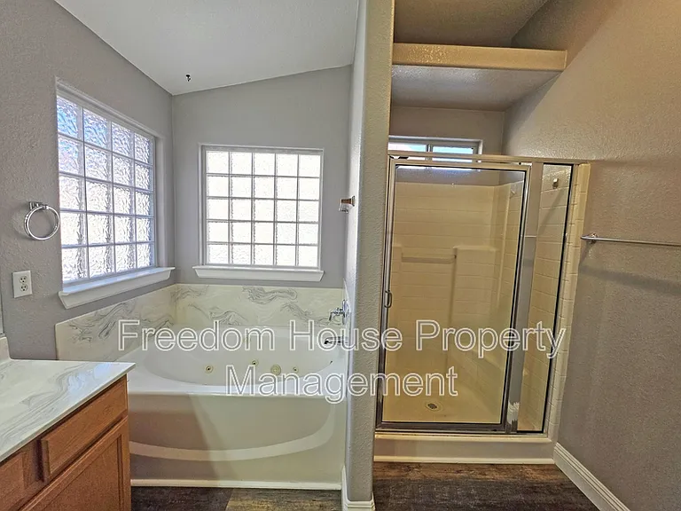 3630 E Vineyard Dr N — Photo 46