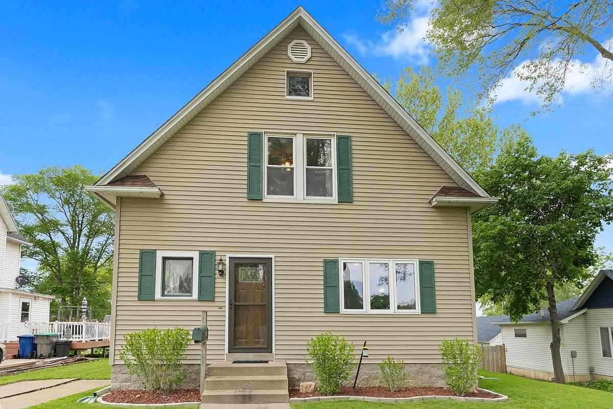613 E 4th St, West Liberty, IA 52776 Zillow