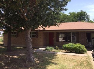 1406 Marie St, Comanche, TX 76442