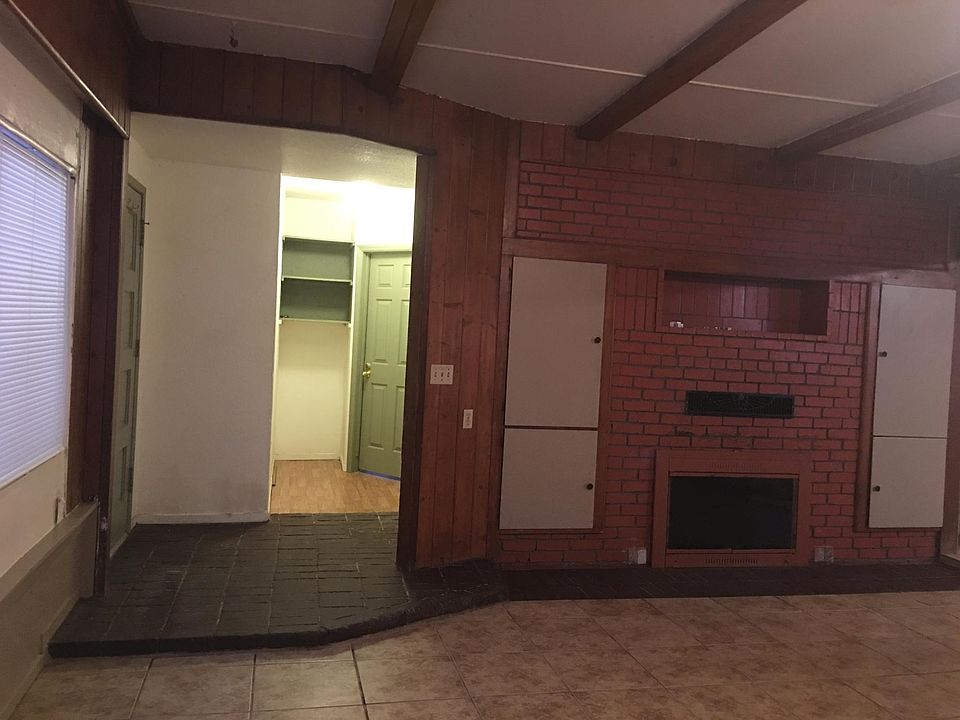 Living room l
