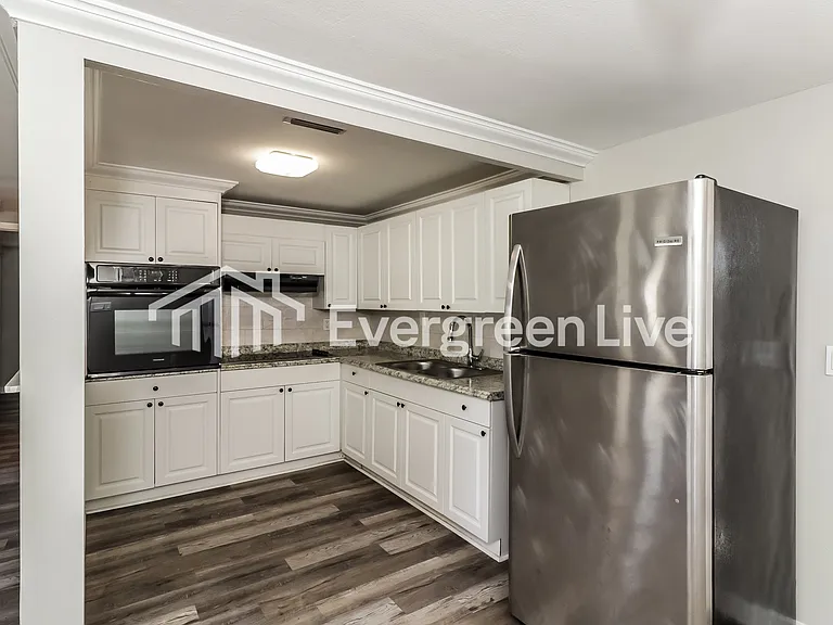 12904 Kings Manor Ave — Photo 7
