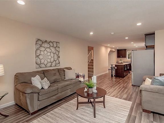 5th image of 216 Bremerton Ave SE