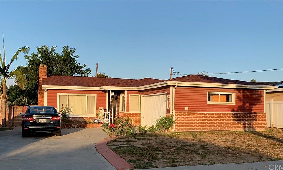 1st image of 1623 N Fries Ave