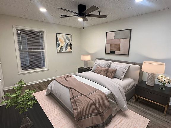 5th image of 1725 Henry Ave #105
