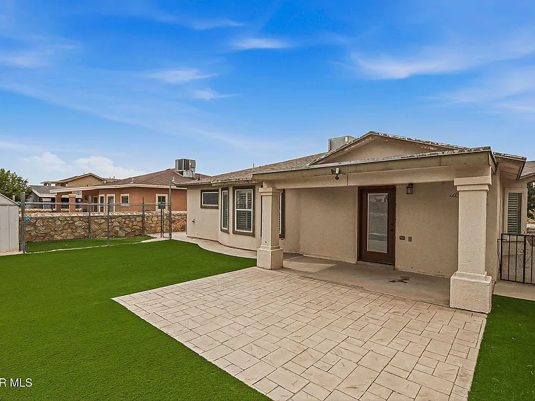 14124 Honey Point Dr — Photo 33