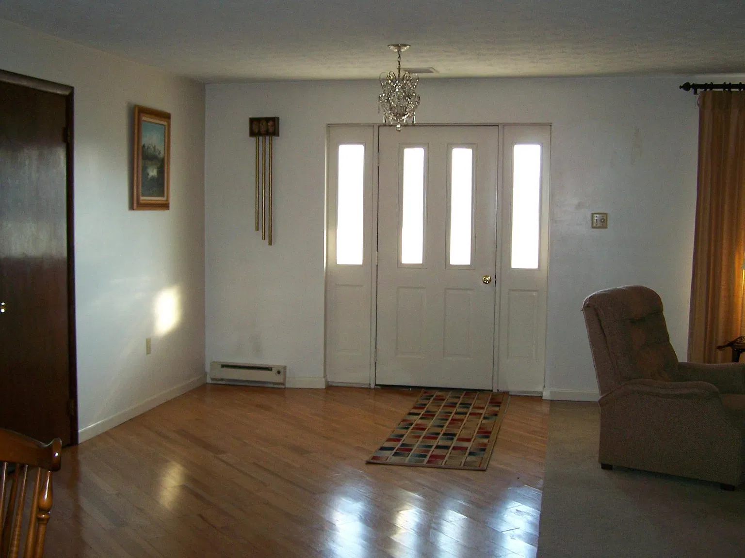 3 bed, 1.5 bath, 2042 sqft, $1,600 — Photo 3