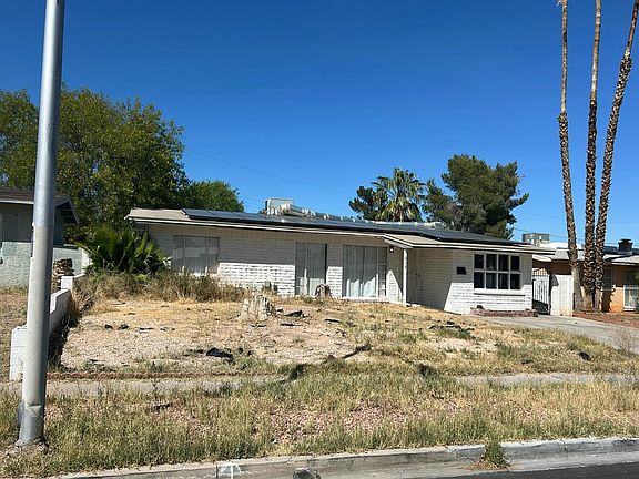 3rd image of 1913 Houston Dr