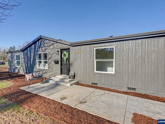 3rd image of 7459 Mount Hood Ln SE
