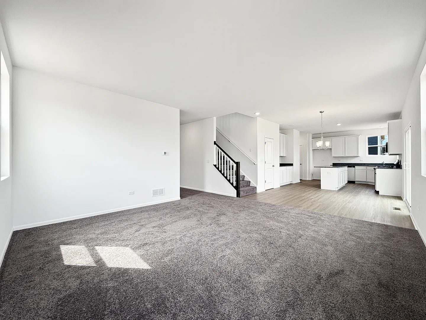 4 bed, 2.5 bath, 2589 sqft, $3,200 — Photo 4