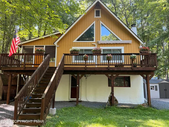 109 Marthas Ln, Pocono Lake, PA 18347