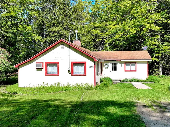 9306 E Gaylanta Dr, Atlanta, MI 49709