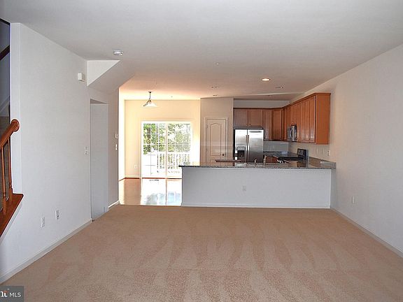 4th image of 9421 Adelaide Ln